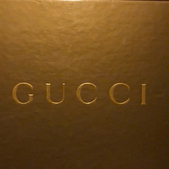 Meet your Posher, Devona - Picture 1 of 1